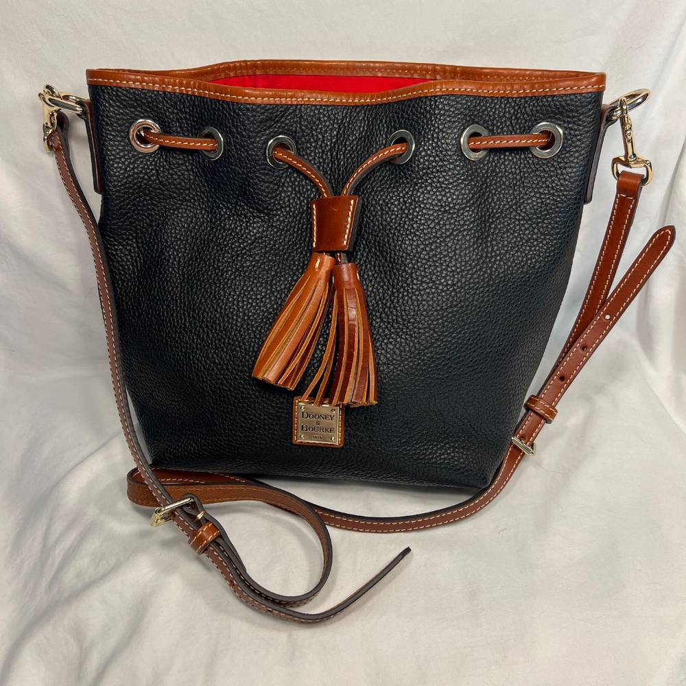 Dooney & Bourk bucket bag